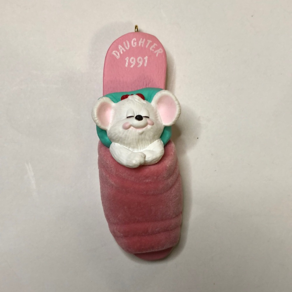 Hallmark Daughter Keepsake Ornament 1991 - sleeping mouse, slipper